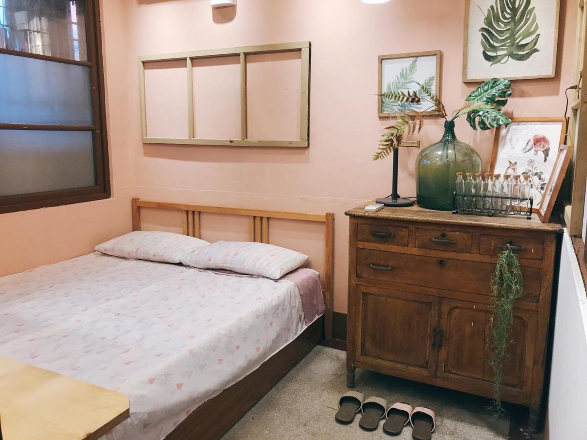 醒覺旅人-訂房後需聯繫轉帳 Apartment ไถหนาน ภายนอก รูปภาพ
