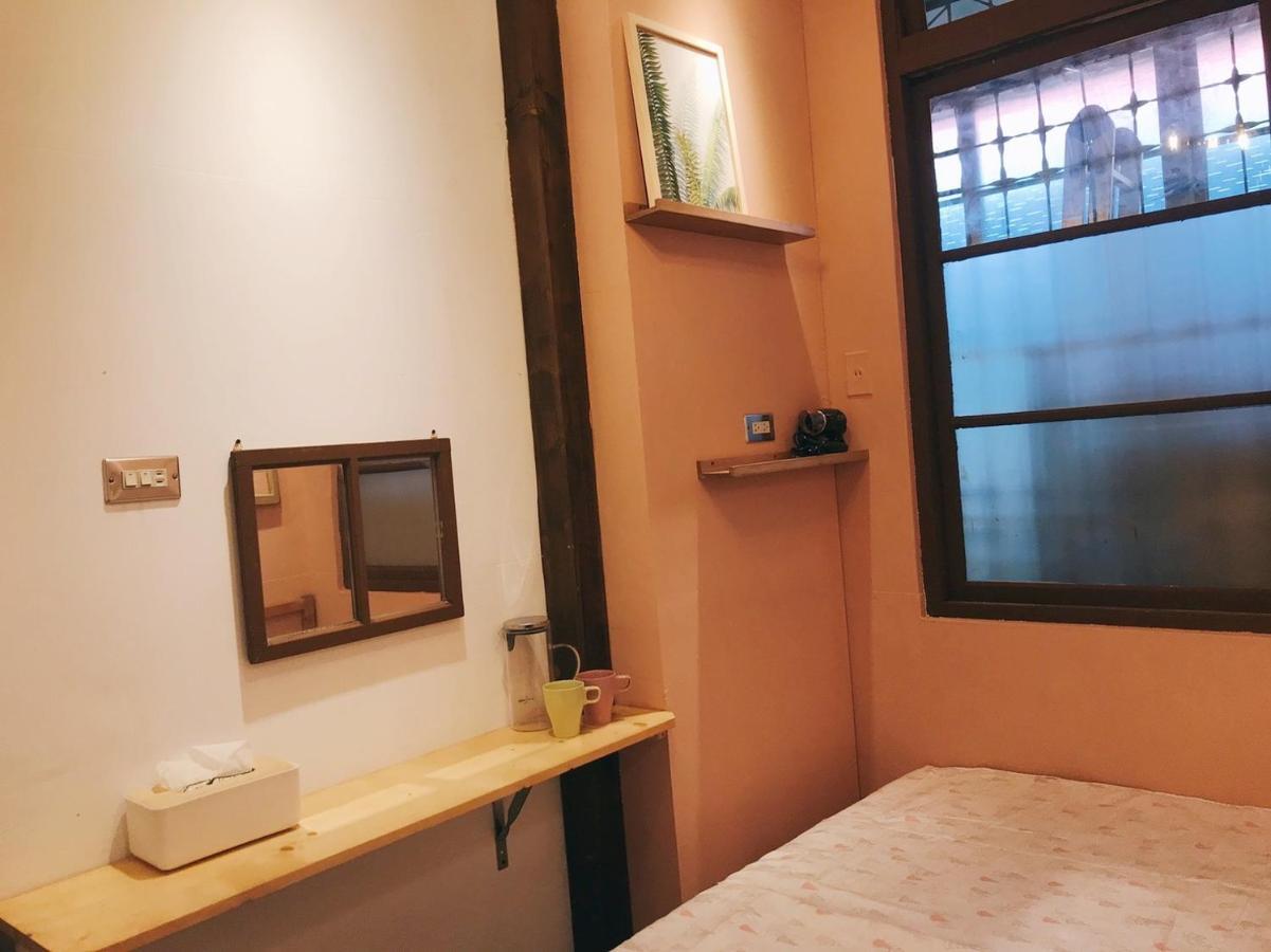 醒覺旅人-訂房後需聯繫轉帳 Apartment ไถหนาน ภายนอก รูปภาพ